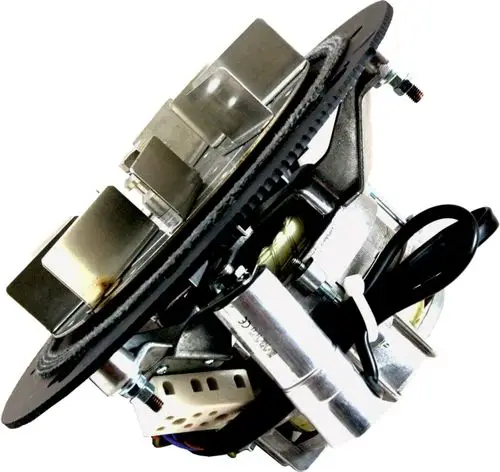 Saugzugventilator mit Grundplatte, gefertigt aus Metall und Kunststoff. Verwendung in Belüftungssystemen, möglicherweise von der Marke Wolf.